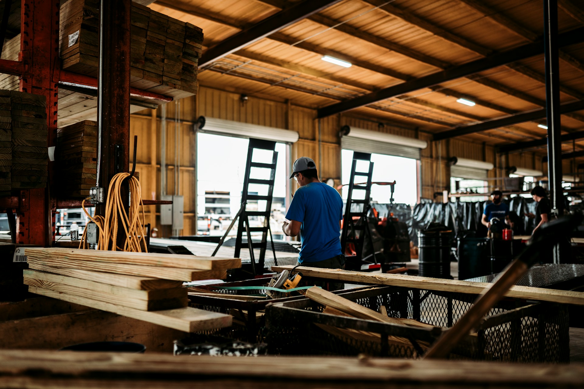 Carpenters, Tilers, Decorators & Handymen
